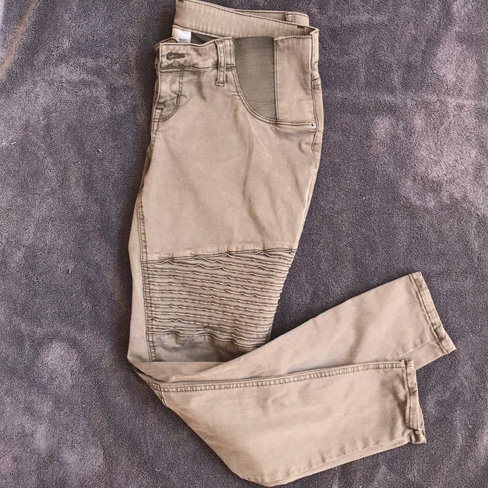 Isabel maternity size 6 olive green moto pants